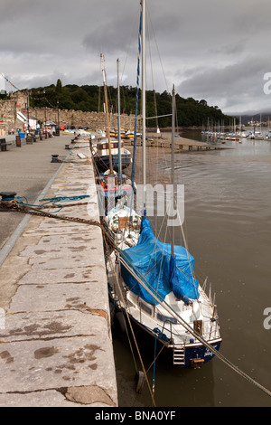 Pays de Galles, Gwynedd, Conway, bateaux de pêche amarrés sur rivière Conwy Banque D'Images