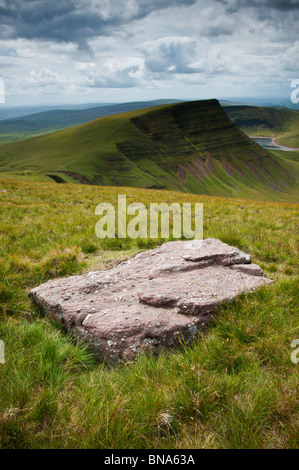 Vue vers Picws Du, Black Mountain, parc national de Brecon Beacons, le Pays de Galles Banque D'Images