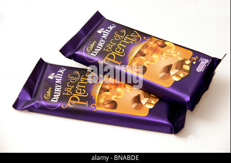 2 Cadbury Dairy Milk Bar de l'abondance de bars Banque D'Images