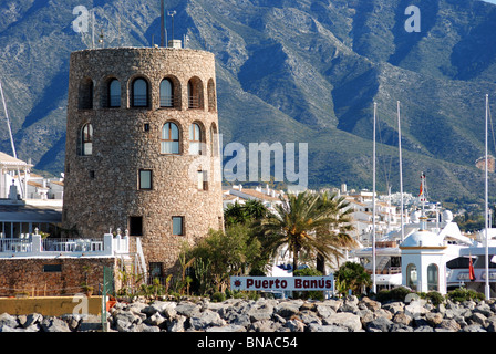 Vue sur le port, Puerto Banus, Marbella, Costa del Sol, la province de Malaga, Andalousie, Espagne, Europe de l'Ouest. Banque D'Images