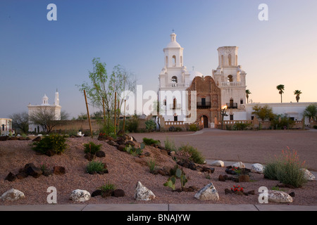 Mission San Xavier del Bac, (Colombe blanche du désert) Tucson (Arizona). Banque D'Images