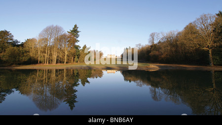 Heythrop Park Golf Resort, Chipping Norton, Oxford. 11 trous fairway et étang. Banque D'Images