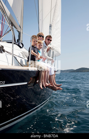 Famille sur yacht Banque D'Images