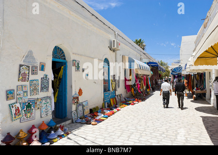 Boutiques dans le centre de Houmt Souk (la capitale de l'île), Djerba (Tunisie) Banque D'Images