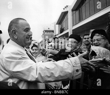 LYNDON B JOHNSON pour faire campagne dans les élections présidentielles américaines de 1964 qu'il a gagné Banque D'Images