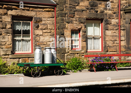 Goathland station qui en vedette dans le film de Harry Potter en été sur le North York Moors. Banque D'Images