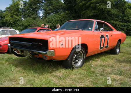 1969 Dodge Charger General Lee mopar muscle car replica orange TV show Dukes of Hazzard classic voiture voitures show affiche montrant com Banque D'Images