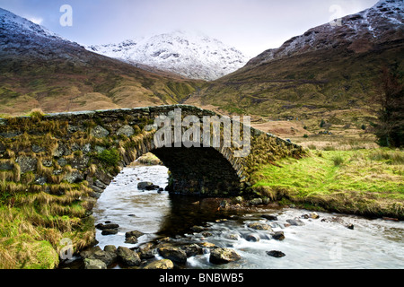 Butterbridge, drover's road à Glen Kinglas, Parc National des Trossachs, l'Écosse. Reste et d'être reconnaissants. Banque D'Images