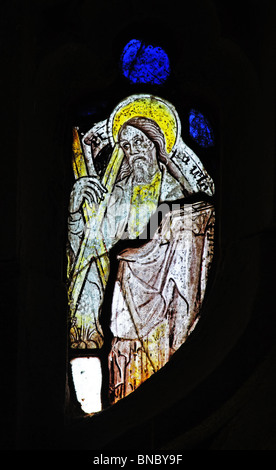 Vitraux médiévaux représentant Saint Andrew, l'Apôtre, l'église St Julitta, Lanteglos de Camelford, Cornouailles Banque D'Images