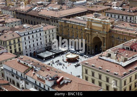 Regardant vers le bas sur la Piazza della Repubblica à Florence, Italie Banque D'Images