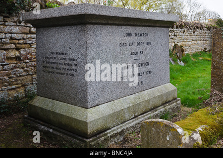 Tombe d'abolitionniste esclaves John Newton, Eglise Saint Pierre et Saint Paul, Olney, Buckinghamshire, Angleterre Banque D'Images