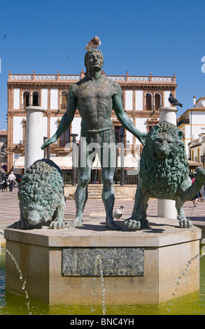 Statue de la Plaza del Socorro dans la petite ville de Ronda, province de l'ouest de Malaga, Andalousie, Espagne Banque D'Images