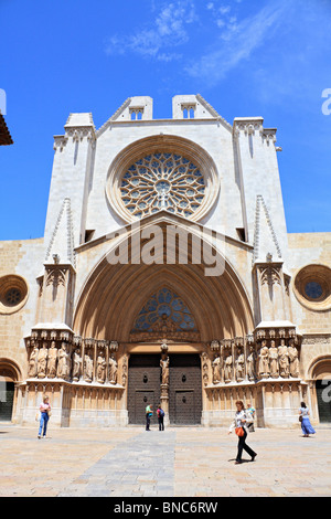 La Cathédrale de Santa Maria à Tarragone, au sud de la Catalogne, au nord-est de l'Espagne, par la Méditerranée. Banque D'Images