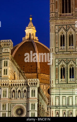 Crépuscule au Duomo, Santa Maria del Fiore à Florence Toscane Italie Banque D'Images