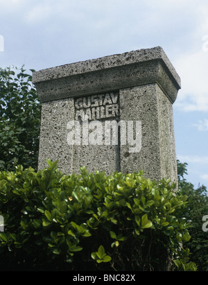 La tombe de Mahler au cimetière de Grinzing Vienne, Autriche, 1911 conçu par la sécession de Vienne ou groupe Sezession architecte Josef Hoffmann Banque D'Images