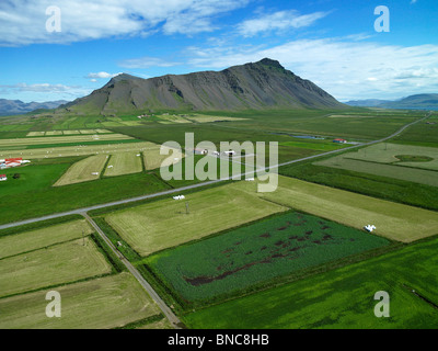 Des terres agricoles de l'antenne, Tm, Arkarfjall Akranes, Islande Banque D'Images