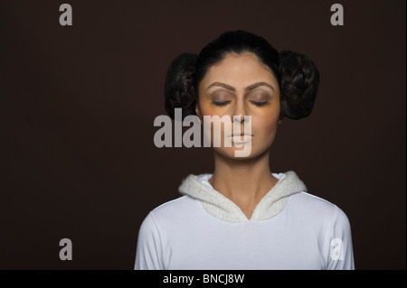 Woman meditating Banque D'Images