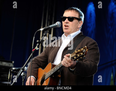 Squeeze/man Chris Difford effectuant à la Vibes à partir de la vigne festival 2009. Photo par Jim Holden. Banque D'Images