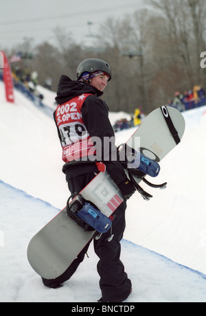 Kelly Clark (USA) qui se font concurrence sur le snowboard halfpipe à l'US Open 2002 Snowboard championnats. Banque D'Images