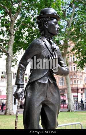 Statue de Charlie Chaplin, de Leicester Square, West End, la ville de Westminster, Greater London, Angleterre, Royaume-Uni Banque D'Images