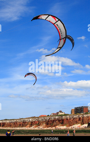 La plage et les falaises à Hunstanton, Norfolk, durant le week-end du Festival de vie de 2010. Banque D'Images