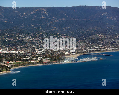 Vue aérienne au-dessus de Santa Barbara en Californie Banque D'Images