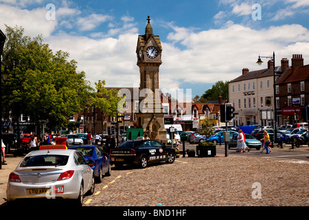 Place du marché de Thirsk, North Yorkshire Banque D'Images