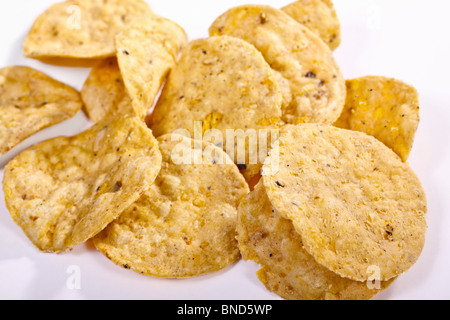Les croustilles de maïs. isolés. Banque D'Images