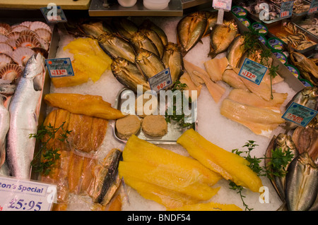 Ashton's Fish Shop, marché de Cardiff, Cardiff, Pays de Galles, Royaume-Uni, Europe Banque D'Images