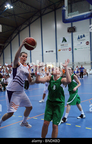Finale féminine de basket-ball défaite de Minorque Île NatWest Guernesey 2009 Jeux en Eckeröhallen sur Åland, le 4 juillet 2009 Banque D'Images