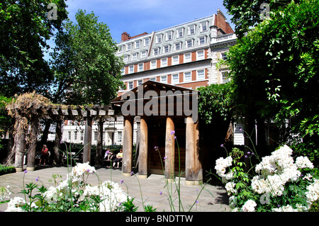 Jardin du souvenir pour les victimes du 11 septembre, Grosvenor Square, Mayfair, West End, City of Westminster, London, England, United Kingdom Banque D'Images