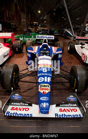 Formule 1 Renault Elf Rothmans Racing voiture dans le Beaulieu Motor Museum. Banque D'Images