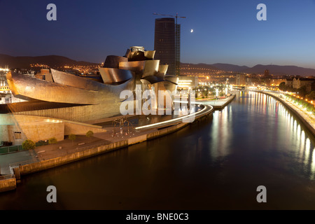 Nervion River à Bilbao, Bizkaia, Espagne Banque D'Images