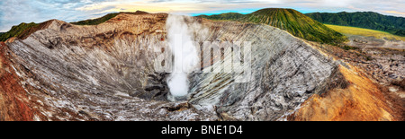 Cratère du volcan Bromo. Java. L'Indonésie Banque D'Images
