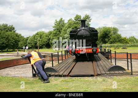 No 3738, Great Western Railway locomotive vapeur tourné sur la platine, Didcot Railway Centre and Museum, Didcot