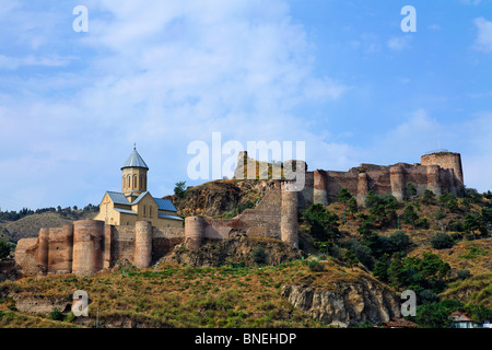 La forteresse de Narikala et l'église de St Nicholas, Tbilissi, Géorgie Banque D'Images