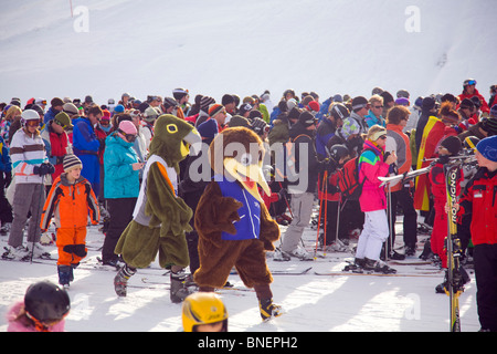 Fantaisie habiller des personnages d'animaux à Coronet Peak station de ski, Queenstown, Nouvelle-Zélande Banque D'Images