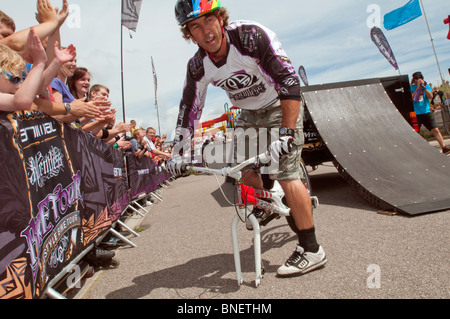 Royaume-uni, ANGLETERRE - l'Animal BMX Freestyle Bike Tour à Eastbourne Extreme. Banque D'Images