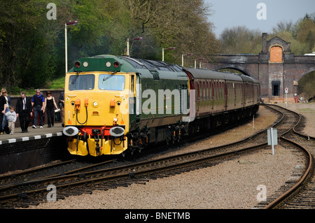 Catégorie 50 loco diesel à Leicester North Station sur le chemin de fer Great Central préservé Banque D'Images