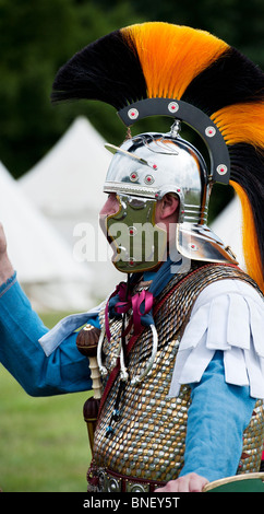 Sous-officier romain Centurion Optio lors d'une re-enactment festival, Angleterre Banque D'Images