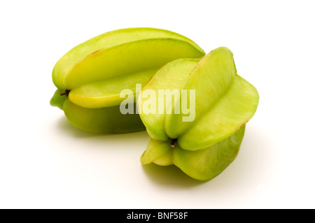 Carambolas sur fond blanc Banque D'Images