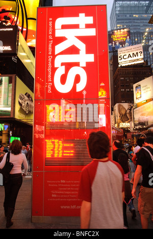 Billetterie TKTS vend Broadway et off-Broadway montre à prix réduits, de Times Square, New York City Banque D'Images