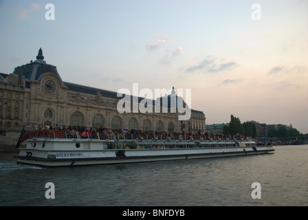 Visite guidée d'une grande voile sur Seine Paris France Europe Banque D'Images