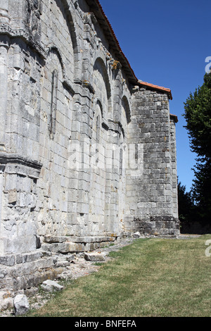 Église de Ste Sulpice, à Chillac, SW France, vue oblique d'altitude du sud Banque D'Images