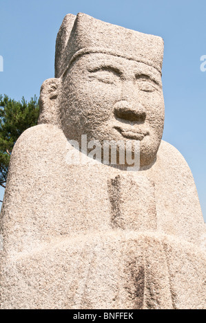 Statue sur la tombe du Roi Sejong le Grand, tombes royales de la dynastie Joseon, 1392-1910, Parc Seolleung, Séoul, Corée du Sud ; Banque D'Images