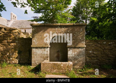 Un robinet d'eau à l'extérieur de l'église St Mary dans Tyneham, à l'île de Purbeck, Dorset Banque D'Images