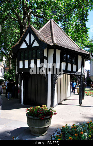 Cabane Tudor, Soho Square Gardens, Soho Square, Soho, West End, City of westminster, Greater London, Angleterre, Royaume-Uni Banque D'Images