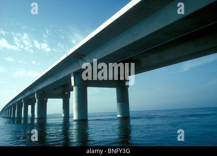 Le Roi Fahd Causeway reliant l'Arabie saoudite et Bahreïn Banque D'Images