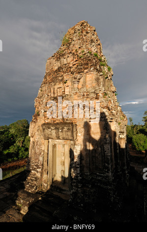 Prasat, tour en pierre de Ta Keo Temple, Angkor, Cambodge Banque D'Images