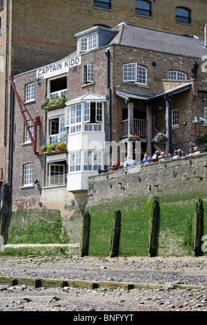 Captain Kidd pub, Wapping High Street, London E1 Banque D'Images